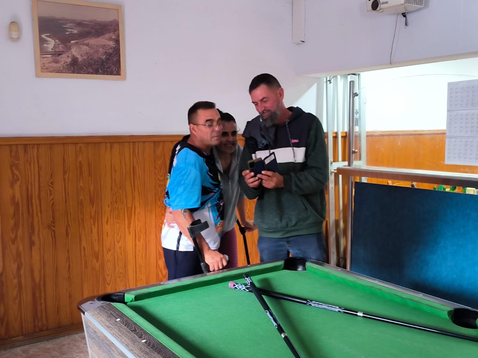 Grupo de amigos disfrutando